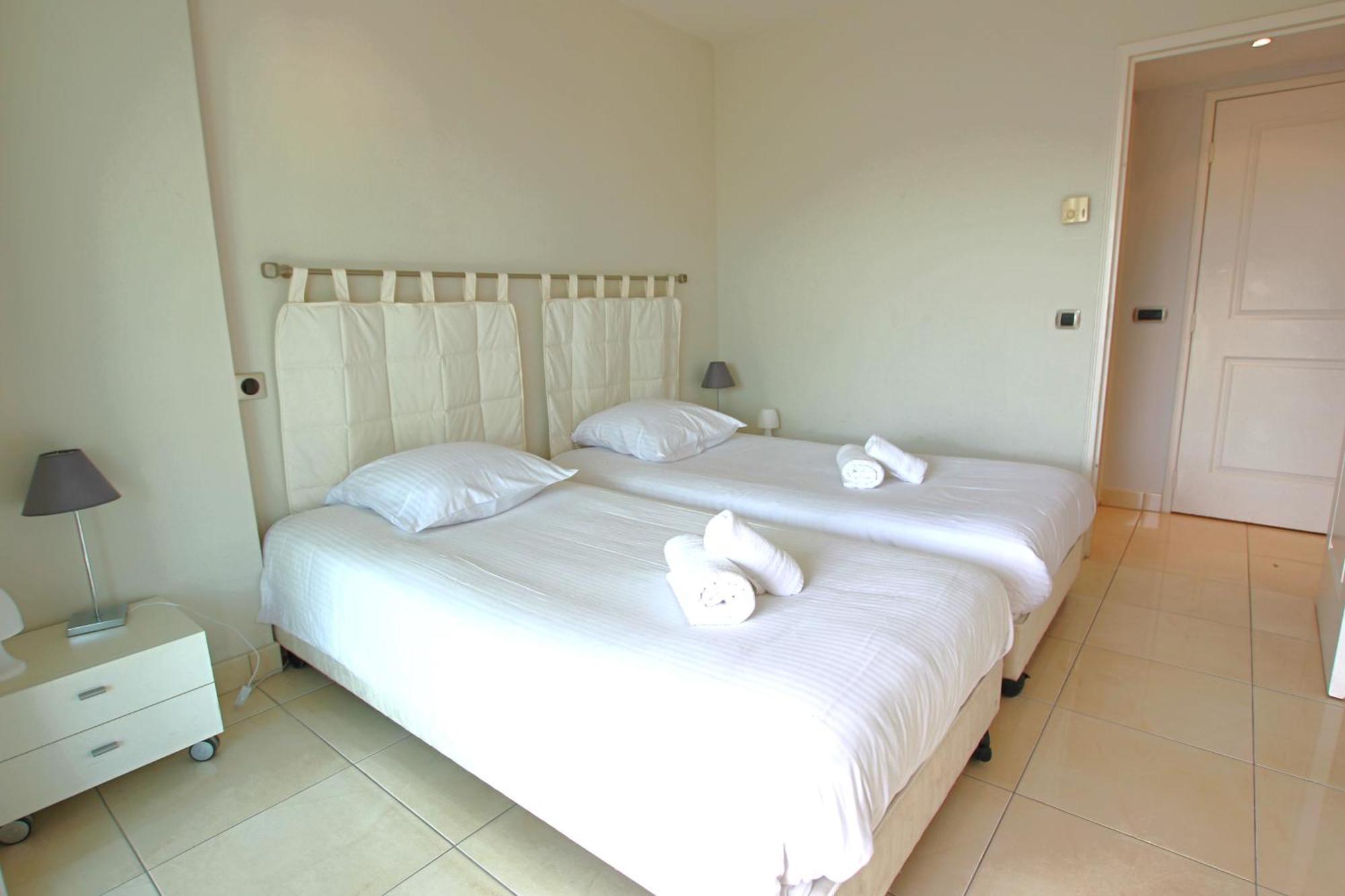 Fully Equipped Apartment With Large Terrace Lounge Area Канни Екстер'єр фото