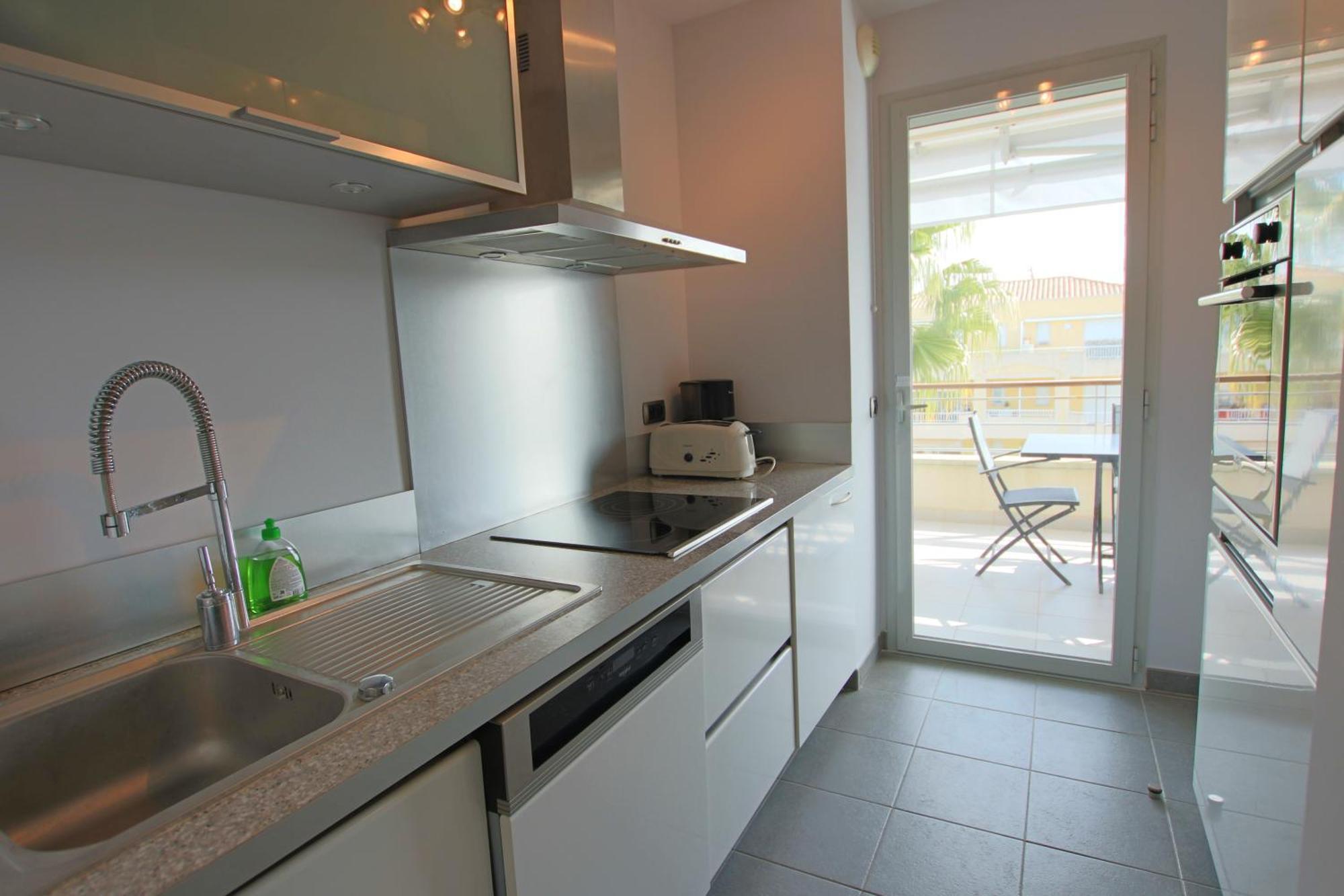 Fully Equipped Apartment With Large Terrace Lounge Area Канни Екстер'єр фото