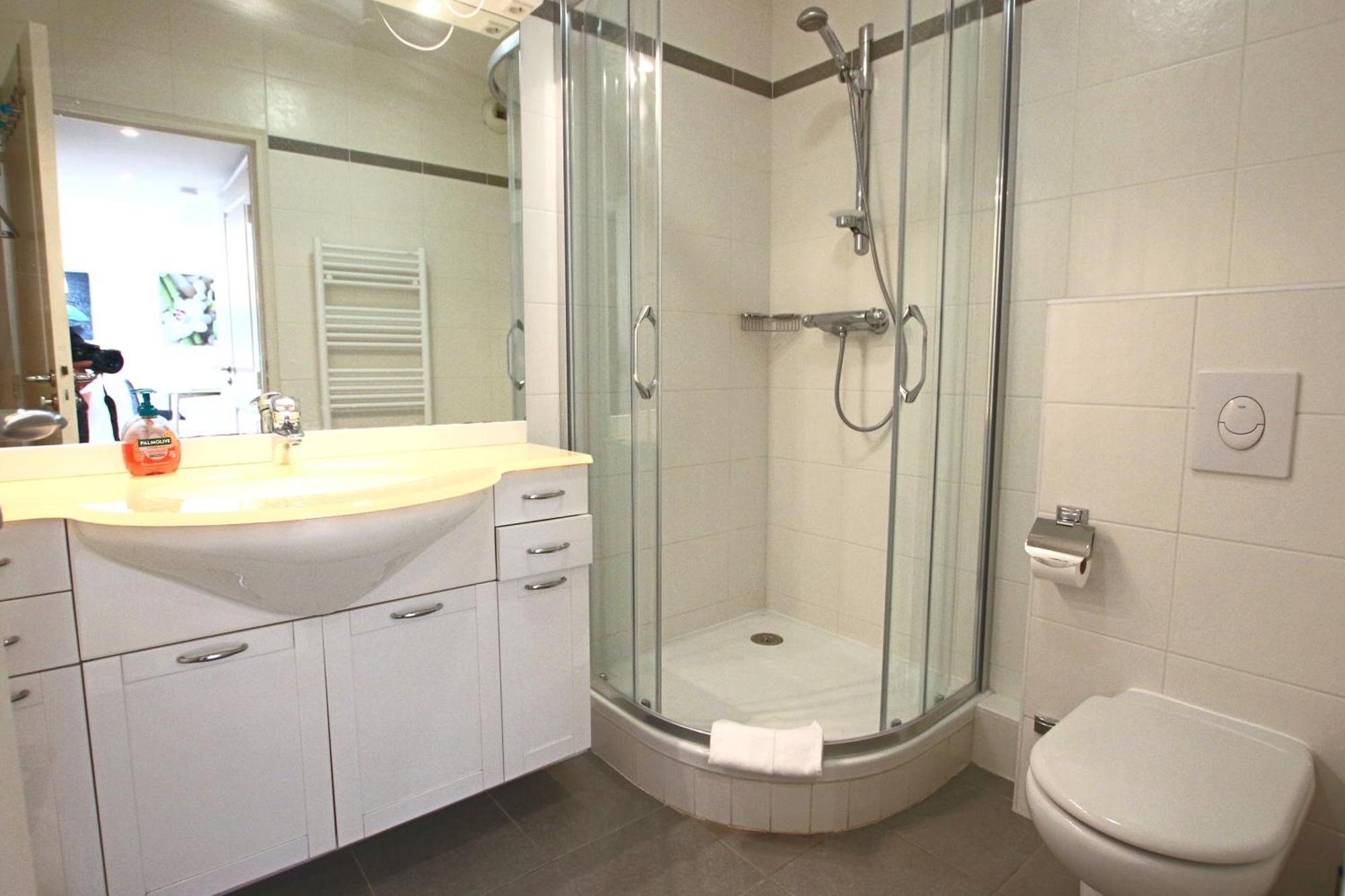 Fully Equipped Apartment With Large Terrace Lounge Area Канни Екстер'єр фото